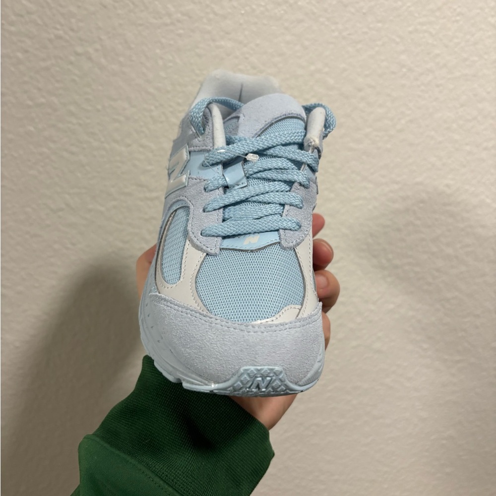 🔥New Balance 2002r Sky Blue Sneakers - Picture 2 of 9